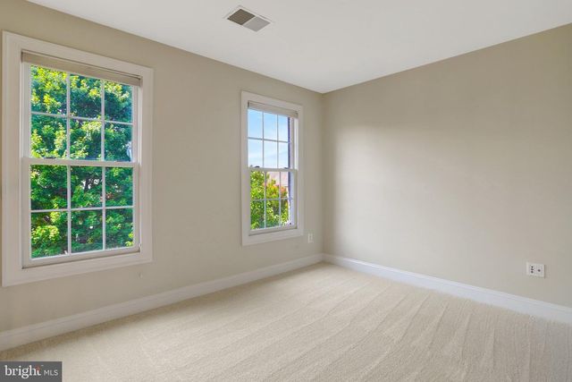 6276 KINGFISHER LN, Alexandria, VA 22312
