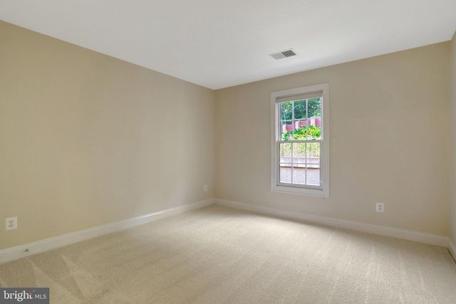 6276 KINGFISHER LN, Alexandria, VA 22312