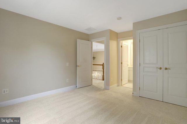 6276 KINGFISHER LN, Alexandria, VA 22312