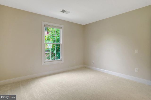 6276 KINGFISHER LN, Alexandria, VA 22312