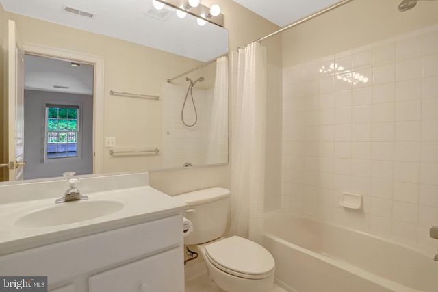 6276 KINGFISHER LN, Alexandria, VA 22312