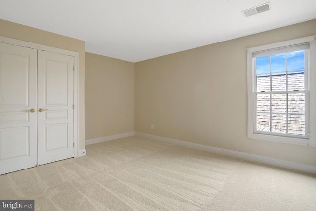 6276 KINGFISHER LN, Alexandria, VA 22312