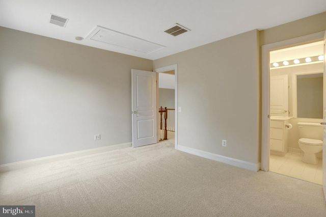 6276 KINGFISHER LN, Alexandria, VA 22312