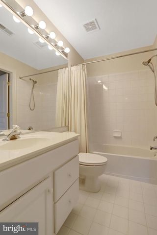 6276 KINGFISHER LN, Alexandria, VA 22312