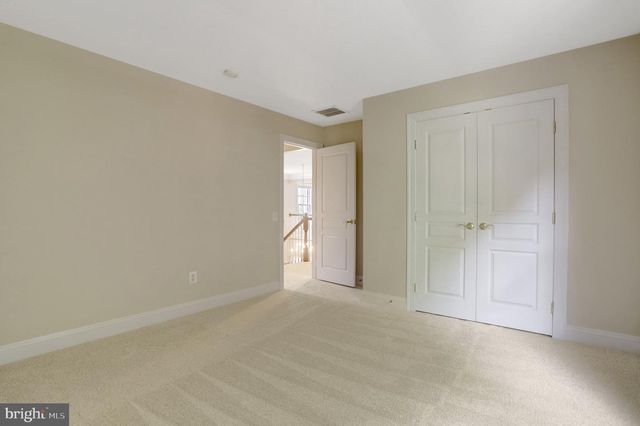 6276 KINGFISHER LN, Alexandria, VA 22312