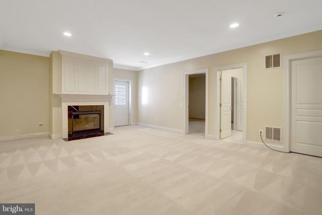 6276 KINGFISHER LN, Alexandria, VA 22312
