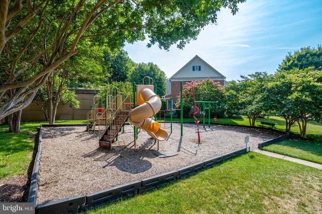 6276 KINGFISHER LN, Alexandria, VA 22312