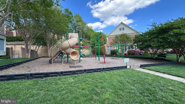 6276 KINGFISHER LN, Alexandria, VA 22312