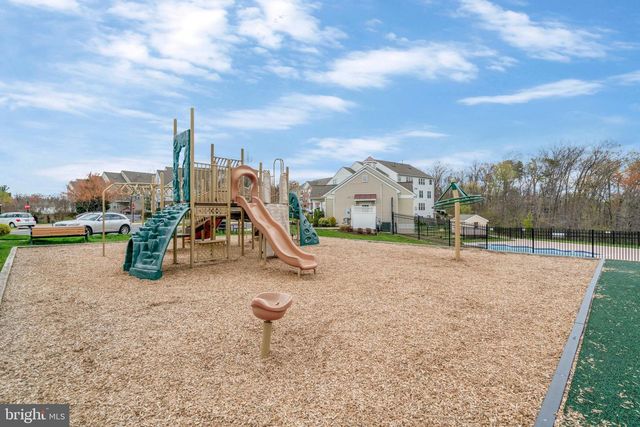 6276 KINGFISHER LN, Alexandria, VA 22312