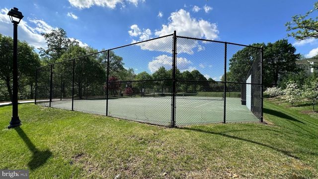 6276 KINGFISHER LN, Alexandria, VA 22312