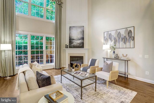 6276 KINGFISHER LN, Alexandria, VA 22312