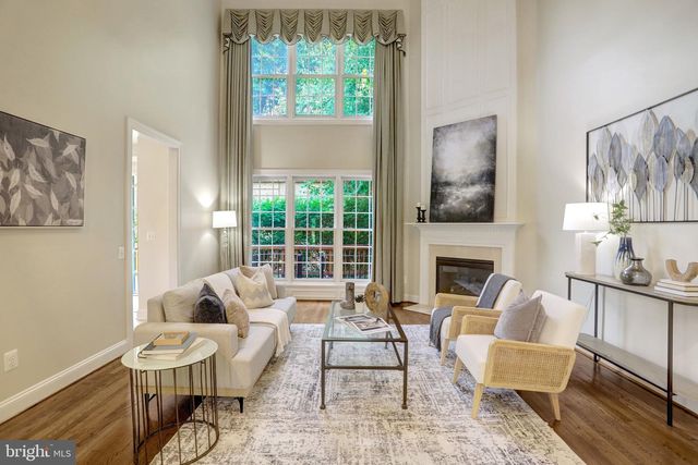 6276 KINGFISHER LN, Alexandria, VA 22312