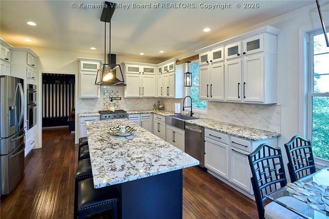 320 Sundown Ridge Road, South Charleston, WV 25309