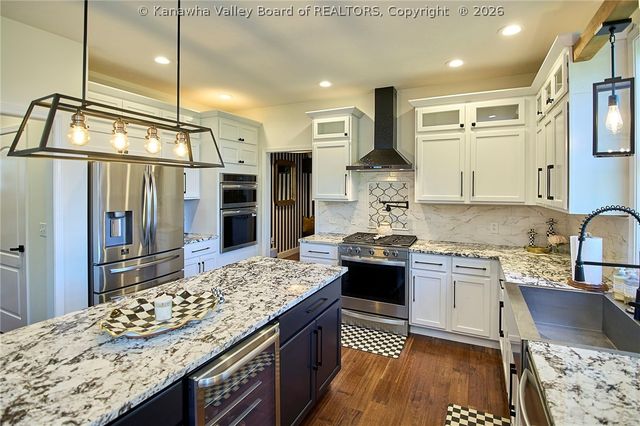 320 Sundown Ridge Road, South Charleston, WV 25309