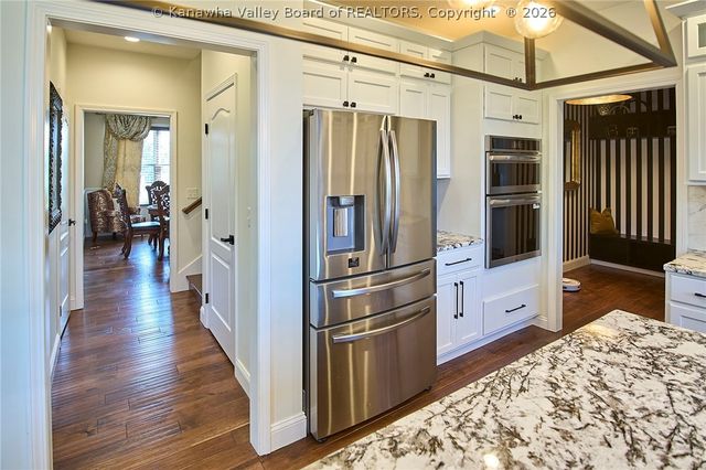 320 Sundown Ridge Road, South Charleston, WV 25309