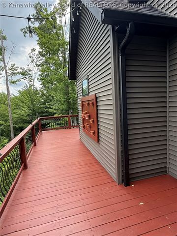 320 Sundown Ridge Road, South Charleston, WV 25309
