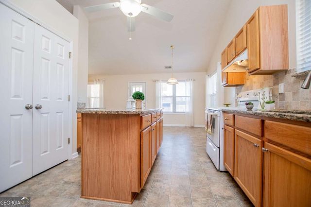 226 Hampton Oaks Circle, Villa Rica, GA 30180