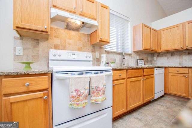 226 Hampton Oaks Circle, Villa Rica, GA 30180