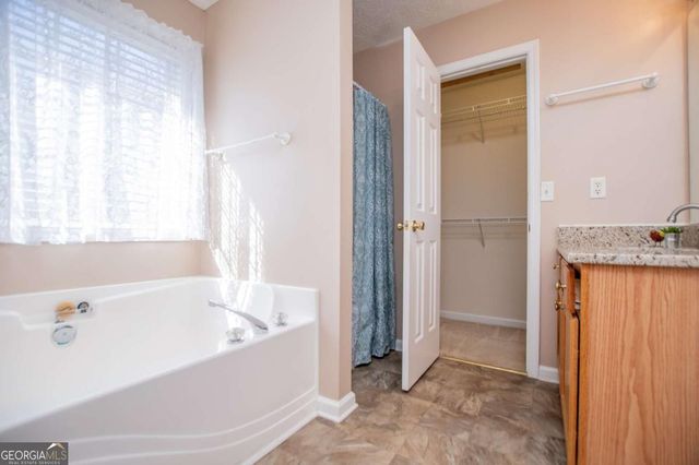 226 Hampton Oaks Circle, Villa Rica, GA 30180