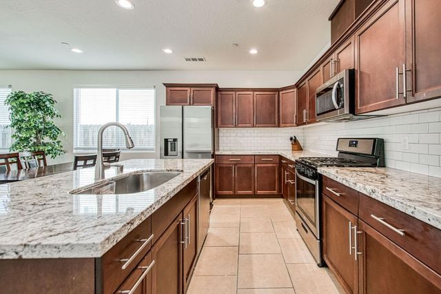 3852 Morris Avenue, Clovis, CA 93619