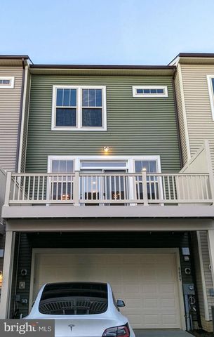 8609 SATINWOOD DR, Frederick, MD 21704