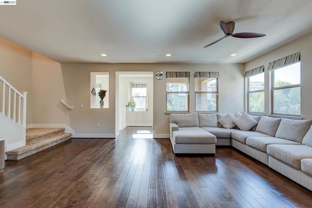 716 TRANQUILITY CIR 1, Livermore, CA 94551