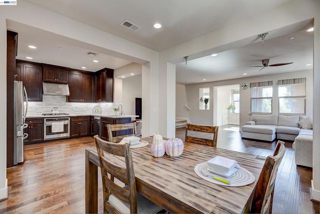 716 TRANQUILITY CIR 1, Livermore, CA 94551