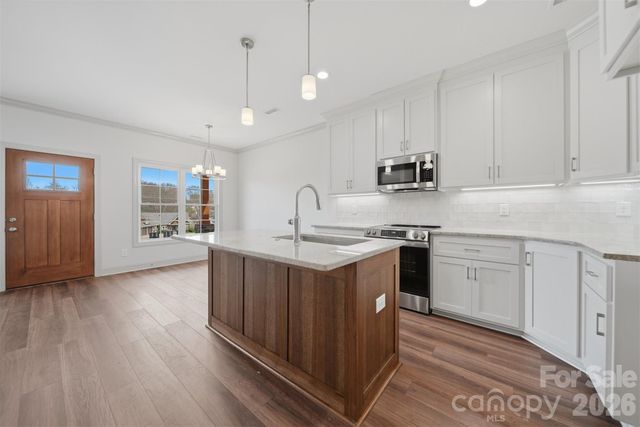 4957 Southview Drive, Hickory, NC 28602