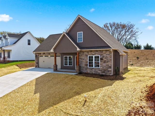 4957 Southview Drive, Hickory, NC 28602