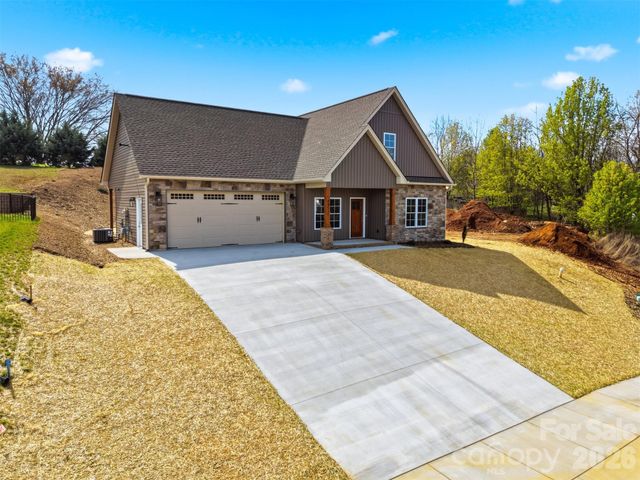 4957 Southview Drive, Hickory, NC 28602