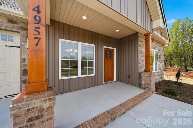 4957 Southview Drive, Hickory, NC 28602
