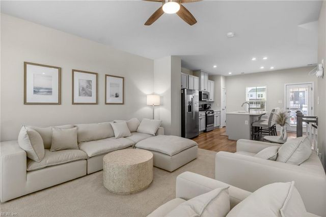 204 Lydia ST, Moyock, NC 27958