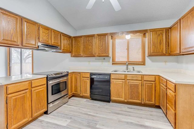 1515 E 82nd St S,, Haysville, KS 67060