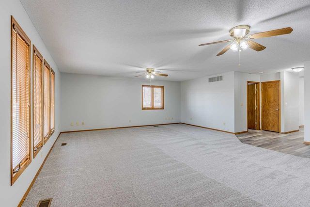 1515 E 82nd St S,, Haysville, KS 67060