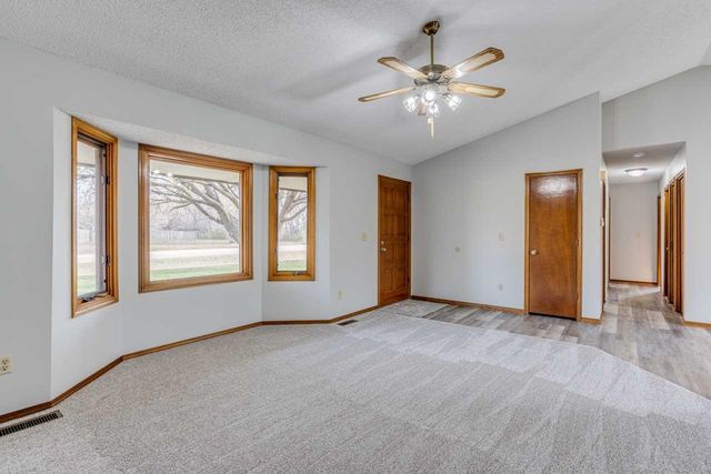 1515 E 82nd St S,, Haysville, KS 67060