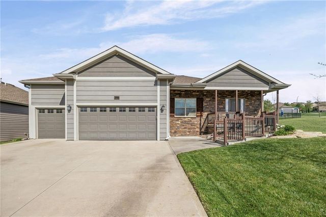 338 Headwaters Drive, Lawrence, KS 66049
