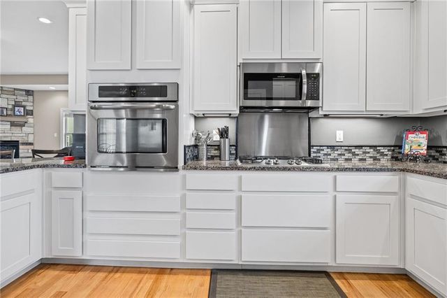 338 Headwaters Drive, Lawrence, KS 66049