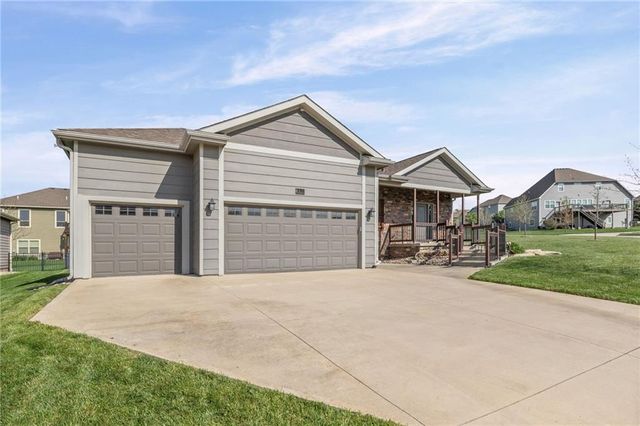 338 Headwaters Drive, Lawrence, KS 66049