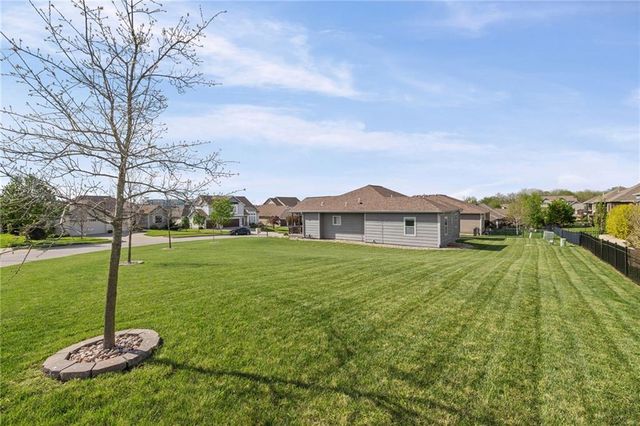 338 Headwaters Drive, Lawrence, KS 66049