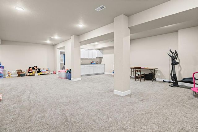 338 Headwaters Drive, Lawrence, KS 66049