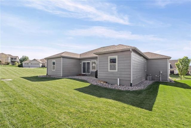 338 Headwaters Drive, Lawrence, KS 66049