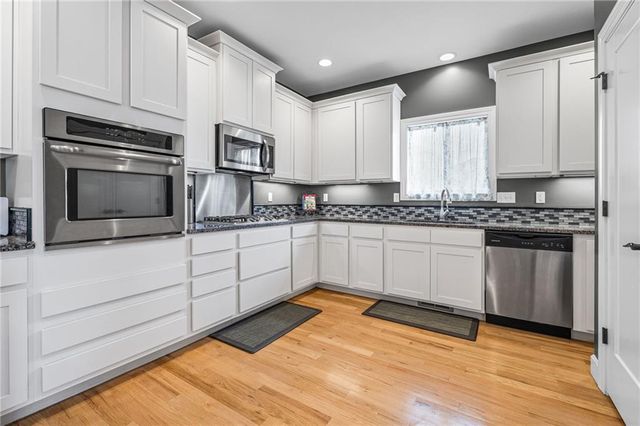 338 Headwaters Drive, Lawrence, KS 66049