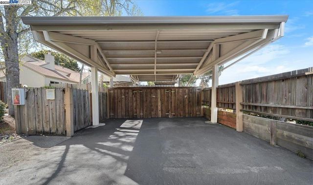 427 Chalda Wy., Moraga, CA 94556