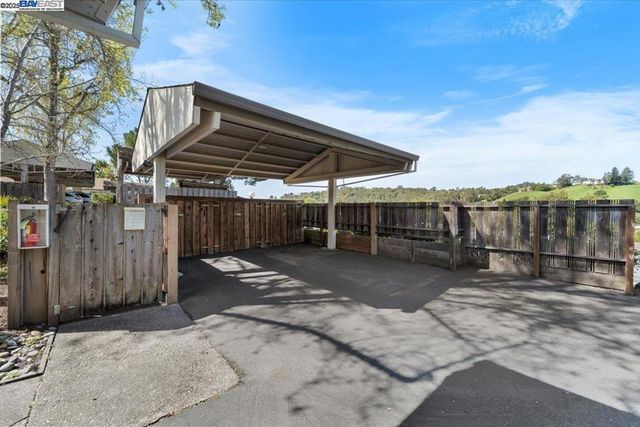 427 Chalda Wy., Moraga, CA 94556