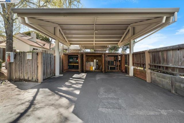 427 Chalda Wy., Moraga, CA 94556