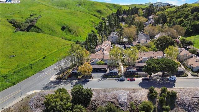 427 Chalda Wy., Moraga, CA 94556