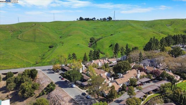427 Chalda Wy., Moraga, CA 94556