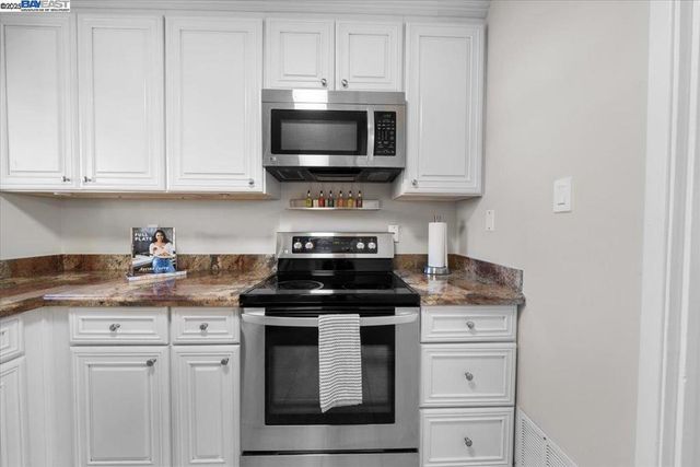 427 Chalda Wy., Moraga, CA 94556