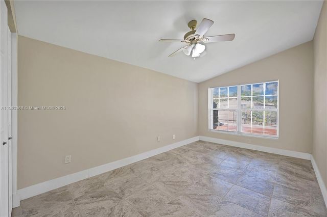 818 NE 3rd St, Hallandale Beach, FL 33009
