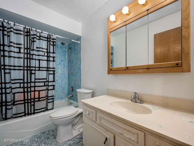 1322 S New Wilke Road 1C, Arlington Heights, IL 60005